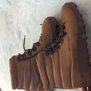 Joes Avery leather high top hiking winter puffer boots